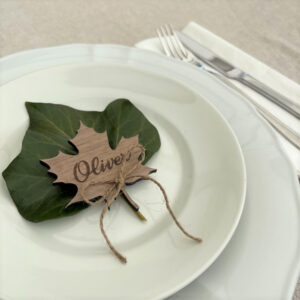 Bordkort ahorn blad med navn.