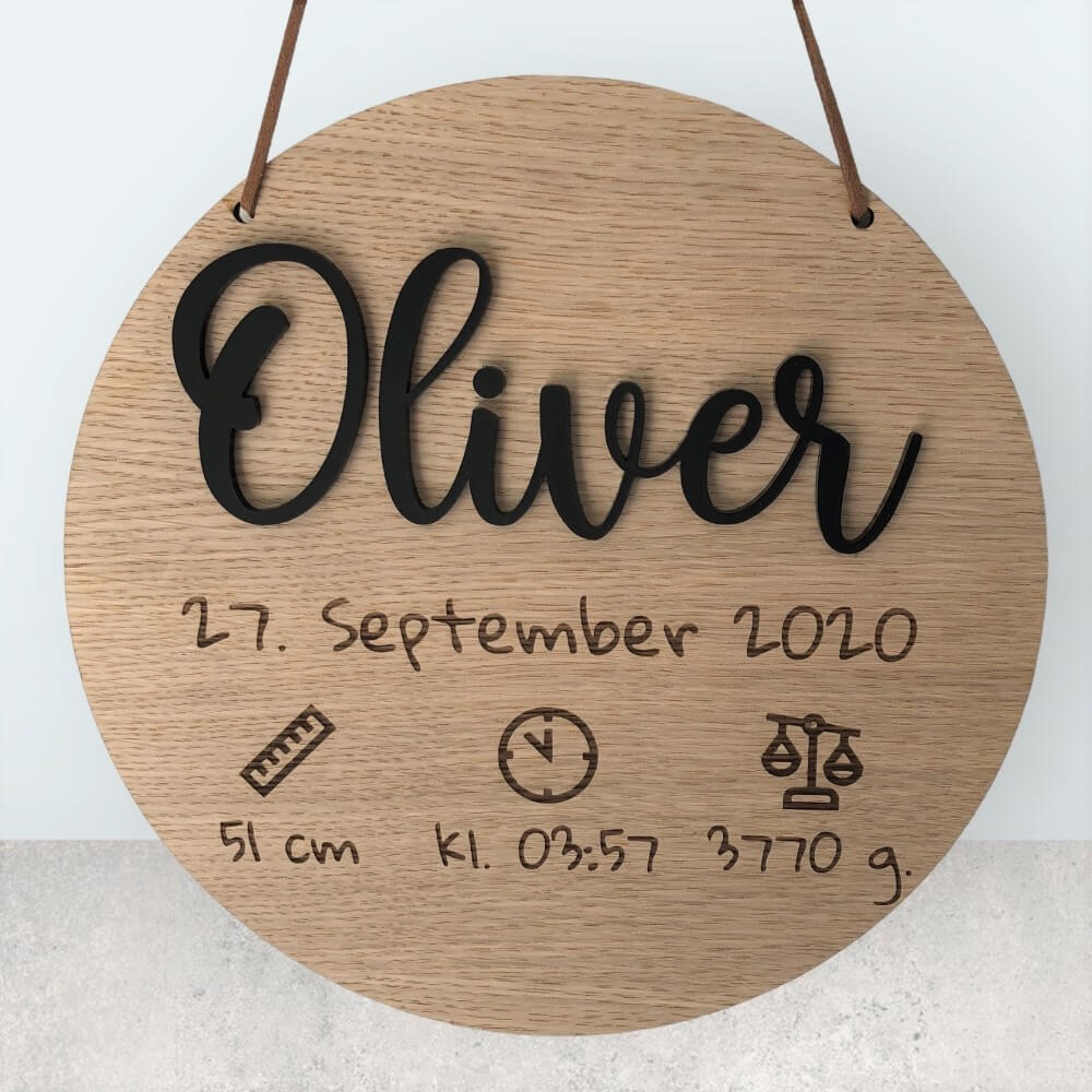 Fødselstavle rund med sort akryl navn