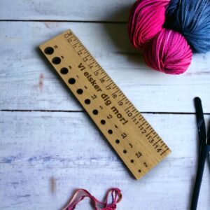 Strikkepindsmåler med valgfri tekst,