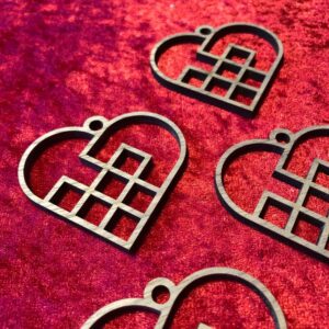 Flettet julehjerte i træ